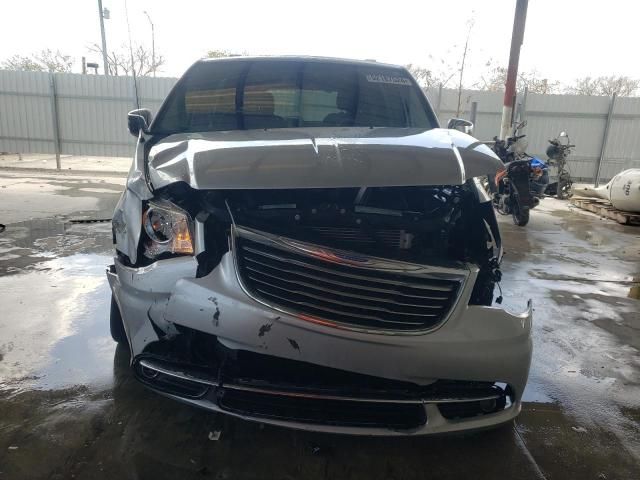 2012 Chrysler Town & Country Touring L