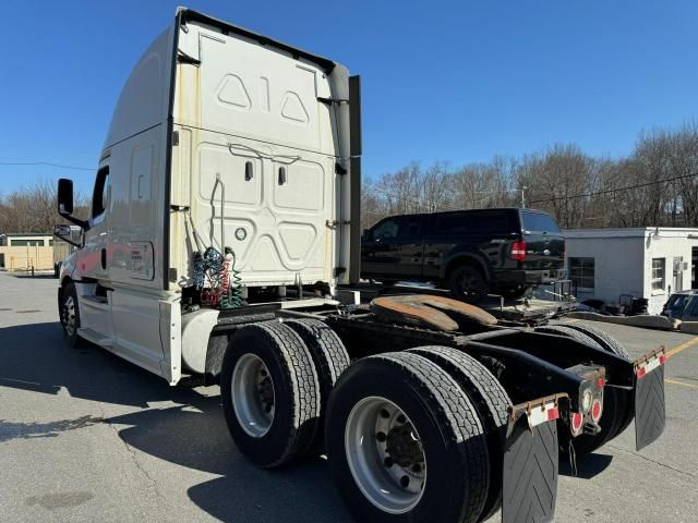 2019 Freightliner Cascadia 126