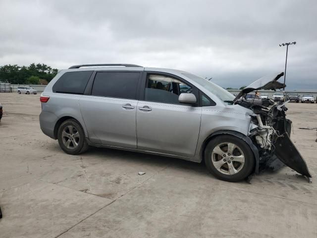 2015 Toyota Sienna LE