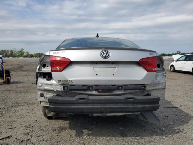 2012 Volkswagen Passat SEL