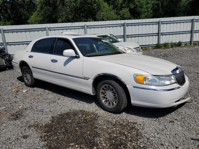 2002 Lincoln Town Car Signature