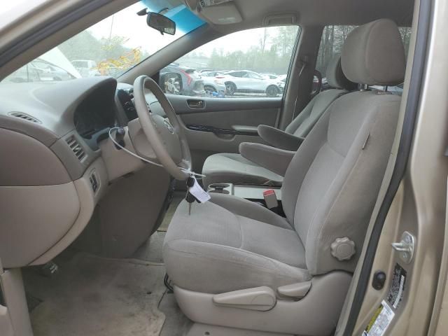 2005 Toyota Sienna CE