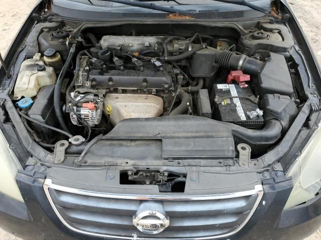 2004 Nissan Altima Base