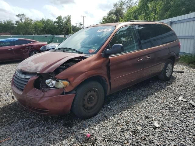 2007 Chrysler Town & Country LX