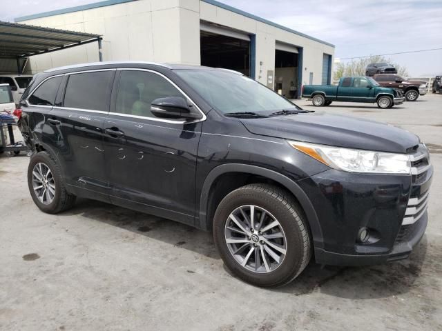 2017 Toyota Highlander SE