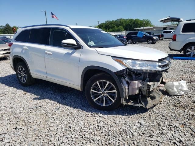 2017 Toyota Highlander SE