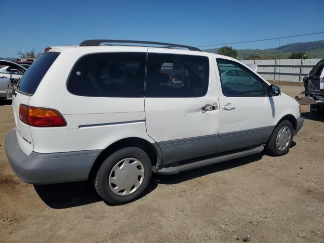 1998 Toyota Sienna LE