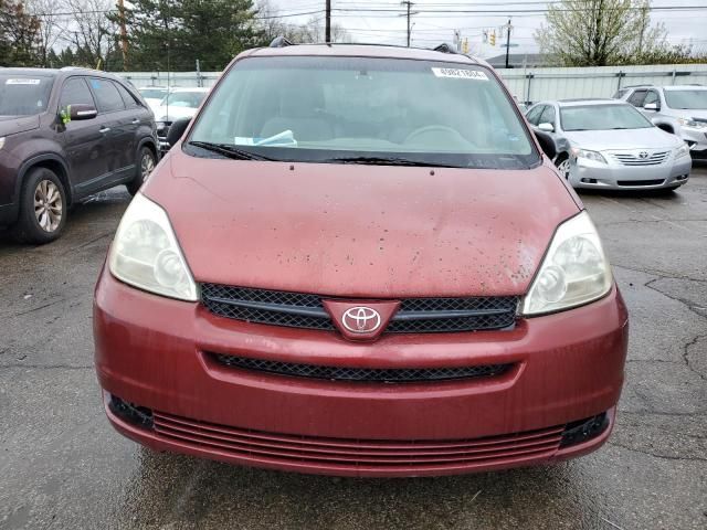 2004 Toyota Sienna CE