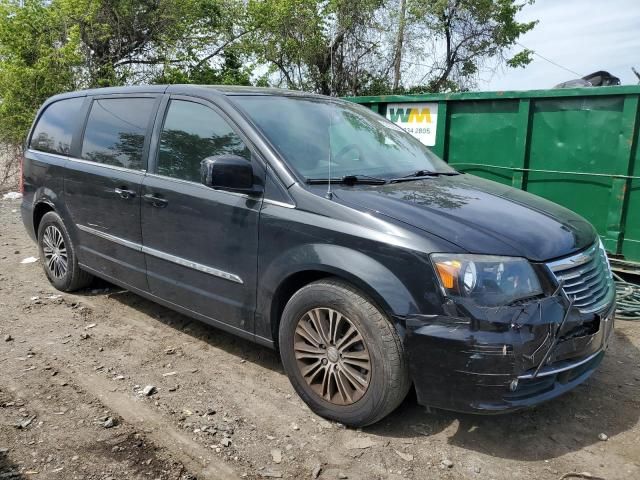 2014 Chrysler Town & Country S