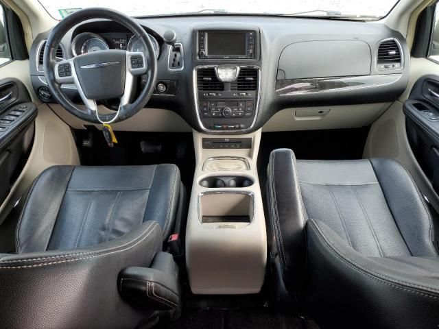 2014 Chrysler Town & Country Touring L