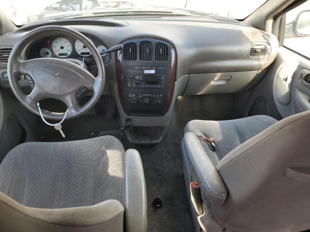 2002 Chrysler Town & Country LX