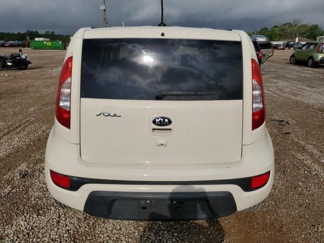 2013 KIA Soul +