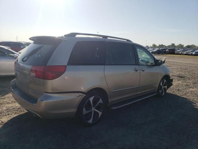 2004 Toyota Sienna XLE