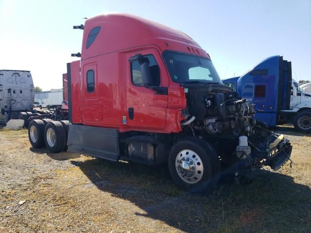 2018 Freightliner Cascadia 126