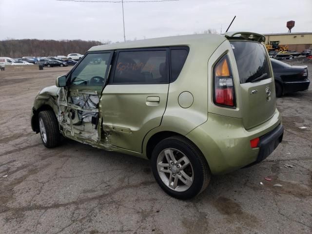 2010 KIA Soul +