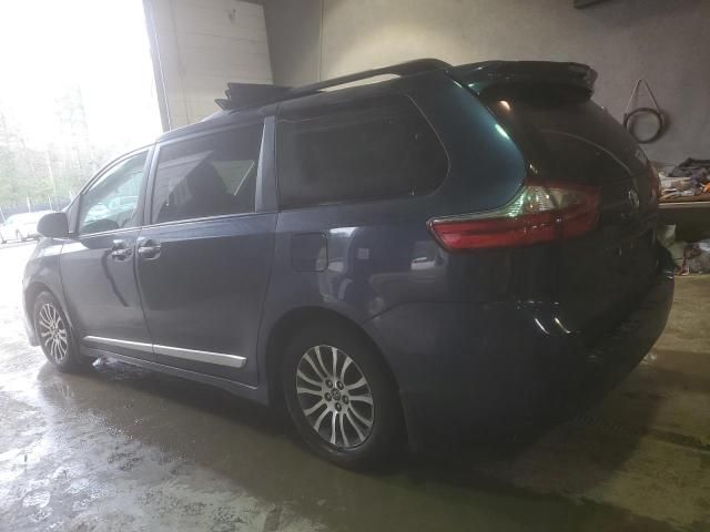 2020 Toyota Sienna XLE