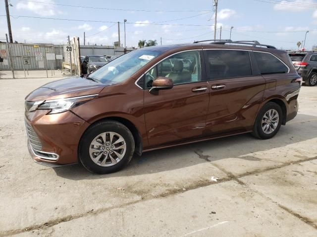 2022 Toyota Sienna XLE