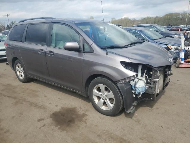 2013 Toyota Sienna LE