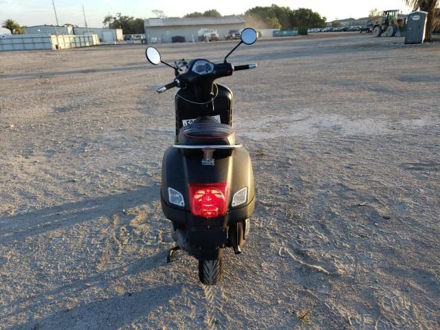 2014 Vespa GTS 300 Super