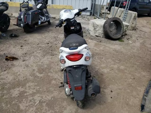 2012 Genuine Scooter Co. Buddy 50