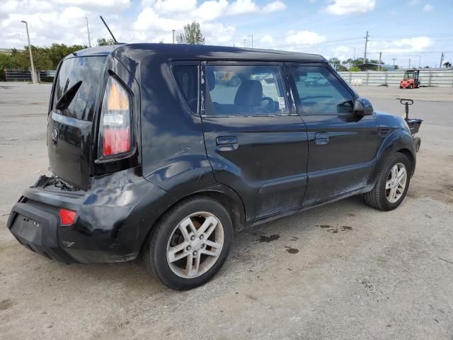 2010 KIA Soul +