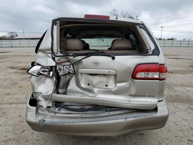 2001 Toyota Sienna LE