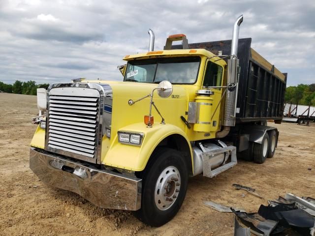 2000 Freightliner Conventional FLD120