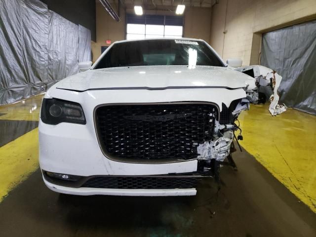 2016 Chrysler 300 S