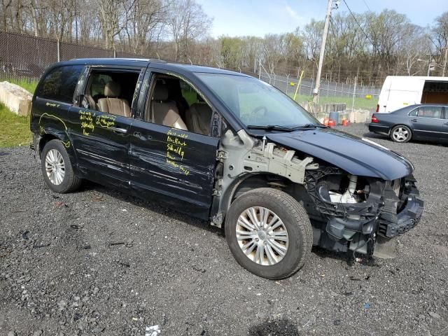 2013 Chrysler Town & Country Limited