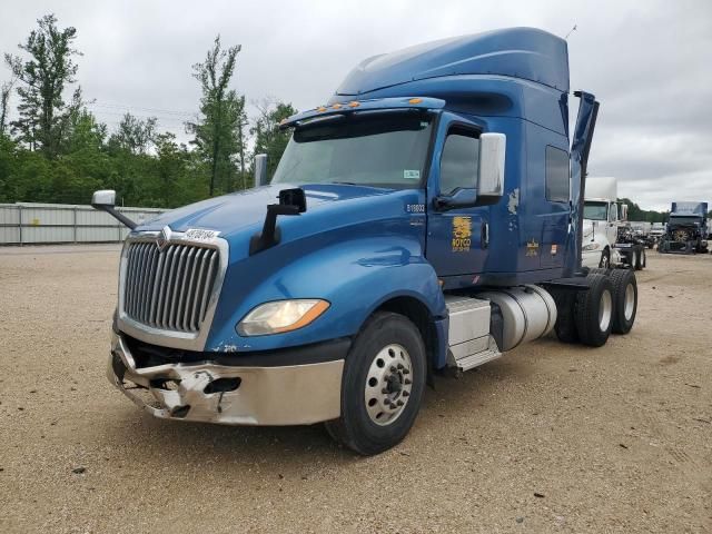 2018 International LT625