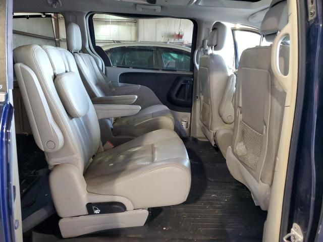 2014 Chrysler Town & Country Touring L