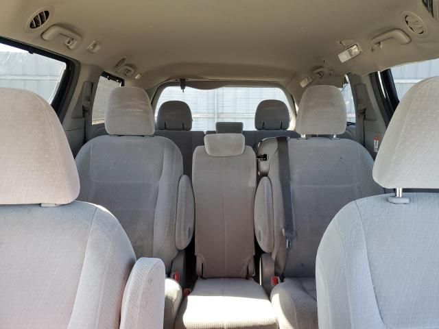 2015 Toyota Sienna LE