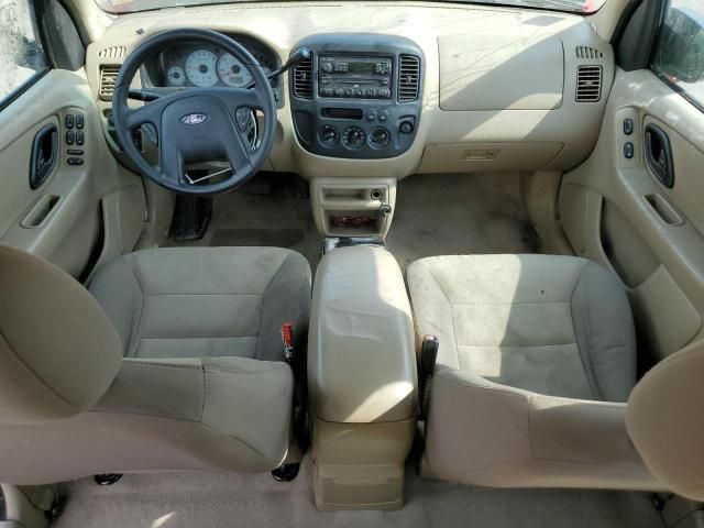 2004 Ford Escape XLS