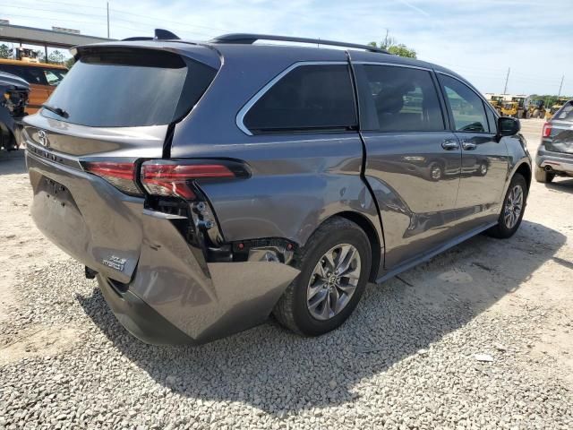 2021 Toyota Sienna XLE