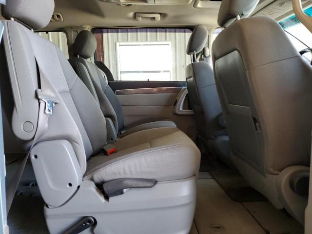 2009 Volkswagen Routan SE