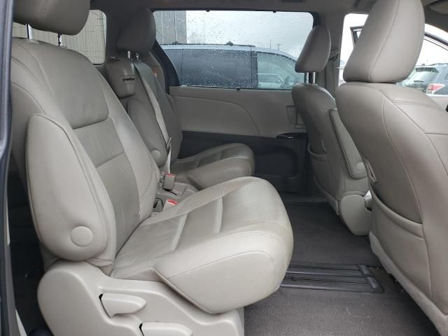 2016 Toyota Sienna XLE