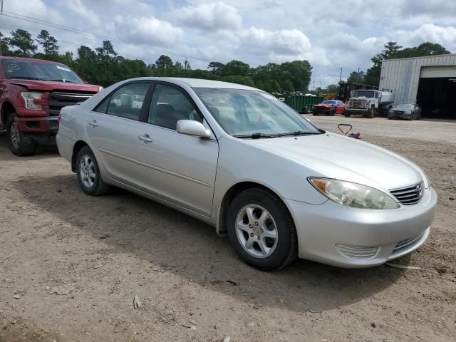 2005 Toyota Camry LE