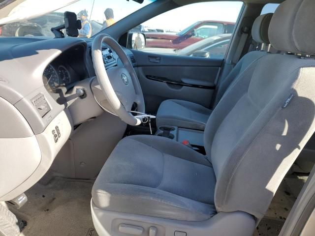 2005 Toyota Sienna CE