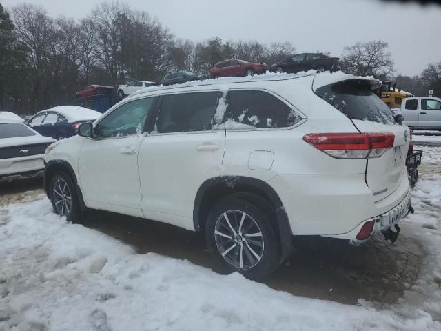 2017 Toyota Highlander SE