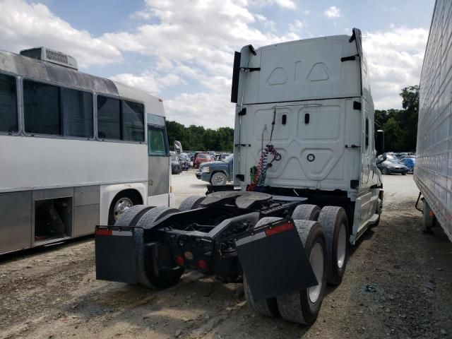 2019 Freightliner Cascadia 126