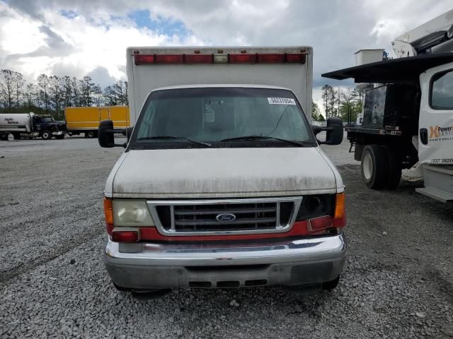 2005 Ford Econoline E450 Super Duty Cutaway Van