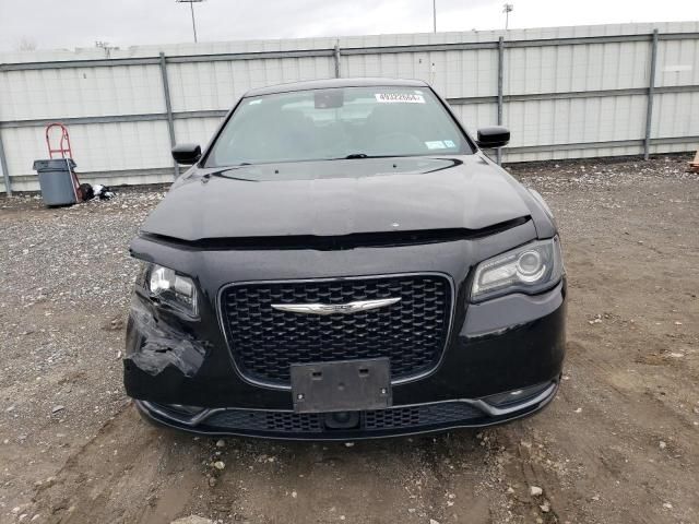 2016 Chrysler 300 S