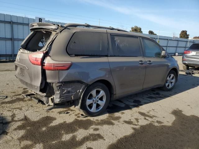 2015 Toyota Sienna LE