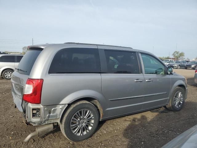 2014 Chrysler Town & Country Touring L