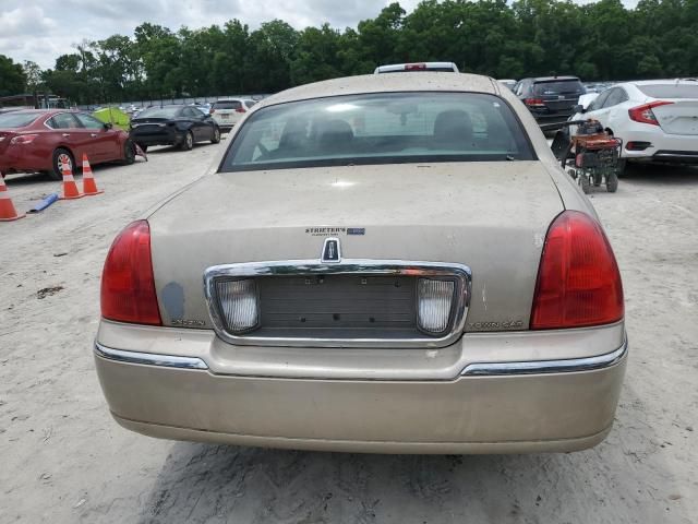 2010 Lincoln Town Car Signature Limited