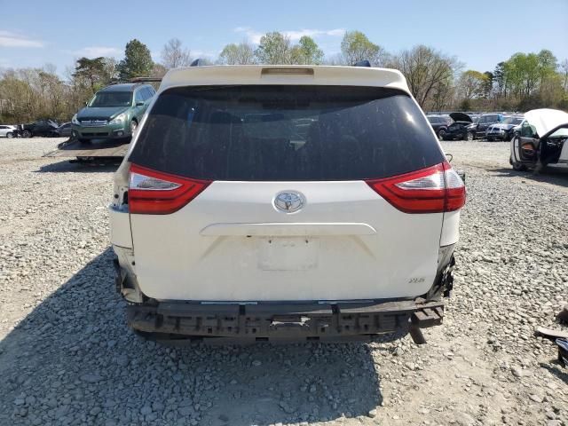 2017 Toyota Sienna XLE