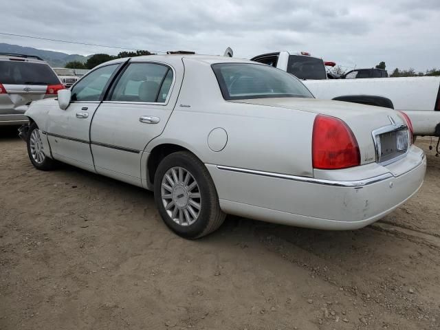 2005 Lincoln Town Car Signature