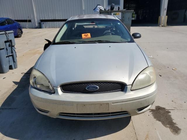 2005 Ford Taurus SE