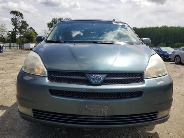 2004 Toyota Sienna XLE