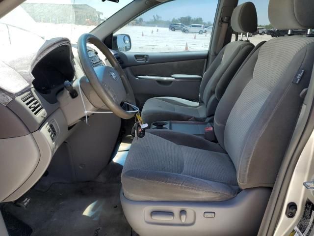 2006 Toyota Sienna CE